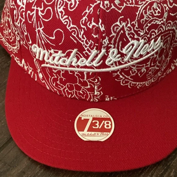 Mitchell & Ness Red fitted Cap - Picture 2 of 5